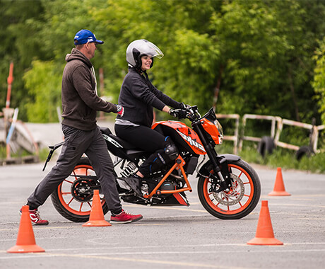 Как проходят практические занятия на автодроме